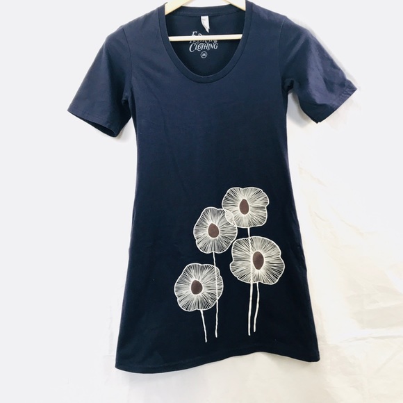 Botanical screen-print, Flytrap Clothing t-dress - Picture 1 of 3